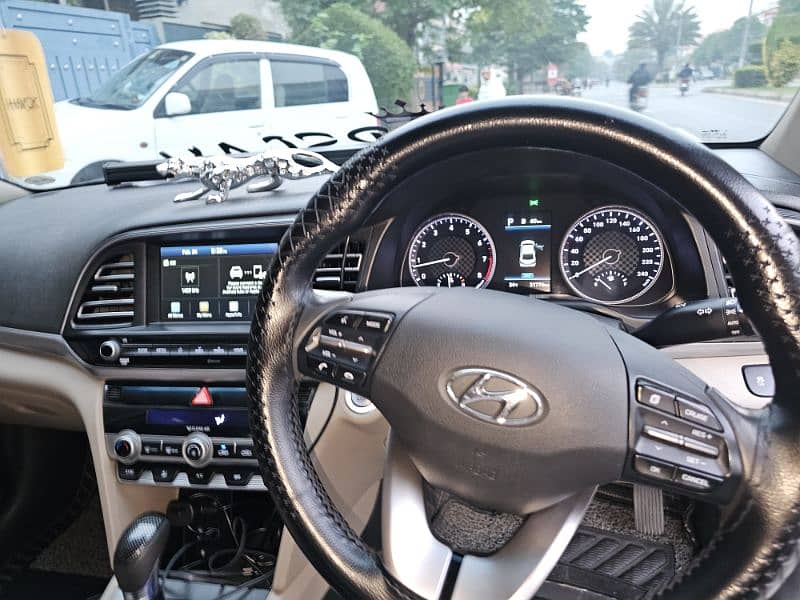 Hyundai Elantra 2021 7