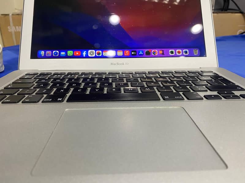 Apple MacBook Air 13-inch (2017) – Excellent Condition 1