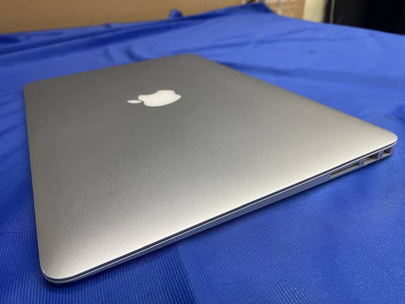 Apple MacBook Air 13-inch (2017) – Excellent Condition 4