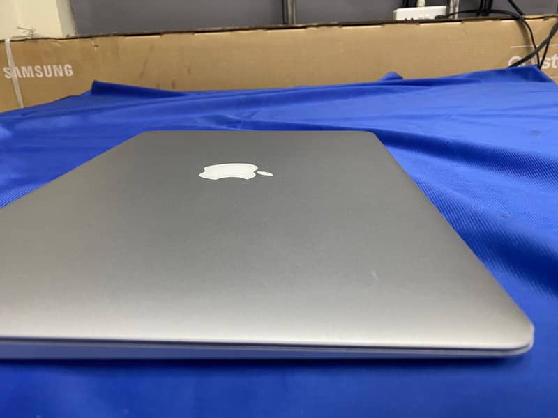 Apple MacBook Air 13-inch (2017) – Excellent Condition 5