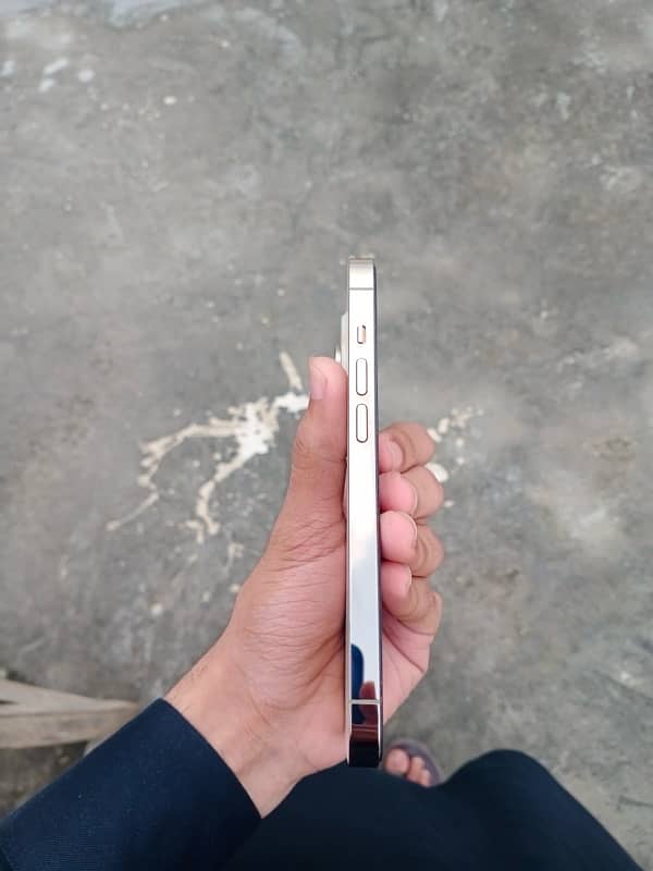 iPhone 14 pro 2