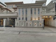 5 Marla Brand New Beautiful or Spanish House Near Emporium Mall Solid Construction A+++ Gated Area Near Park Market And Mosque Near to Main Bouleward