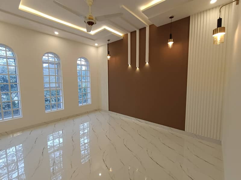 5 Marla Brand New Beautiful or Spanish House Near Emporium Mall Solid Construction A+++ Gated Area Near Park Market And Mosque Near to Main Bouleward 31