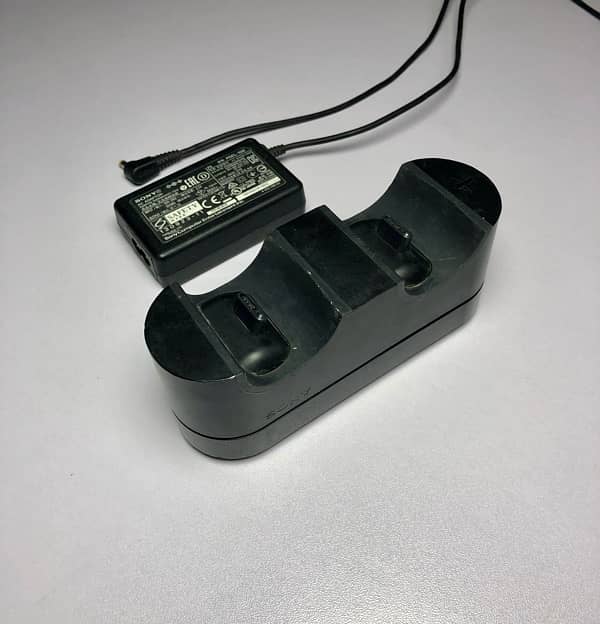 PS4 DualShock 4 charging station 0