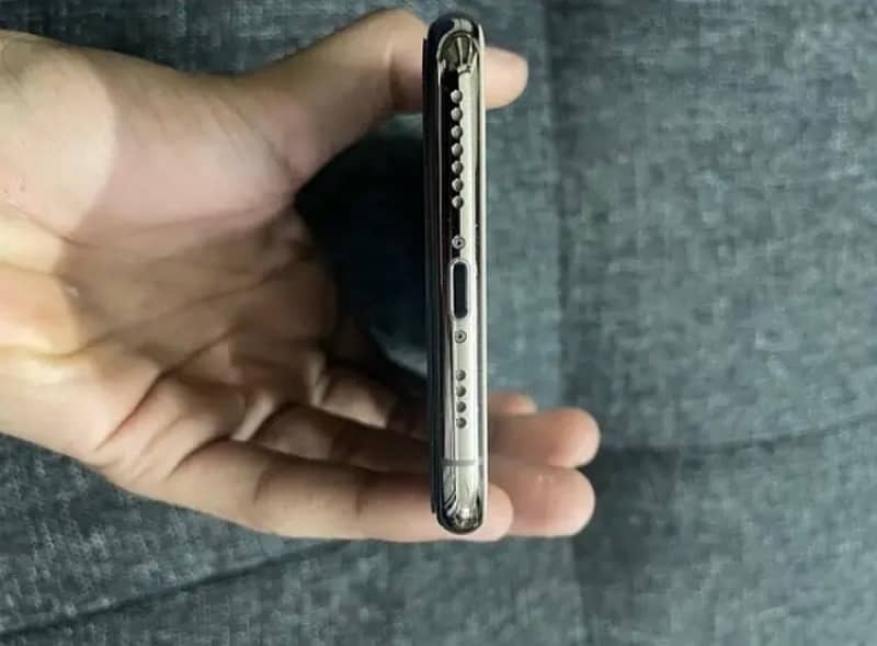 IPHOne XS max 4