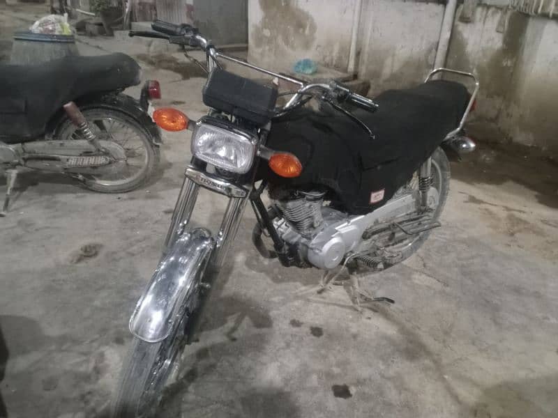 Crown 125 All Work Done Karachi Number urgent sell 1