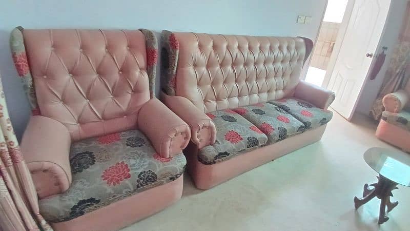 7 seater sofa set available in good condition 3