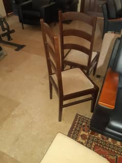 Dinning table Glass and 8 chairs almost new