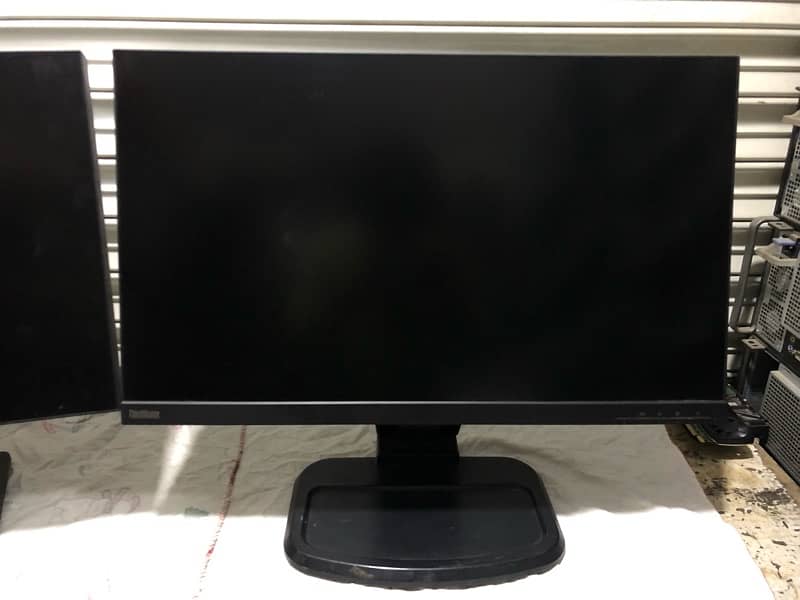 Lenovo 27inch 2K Bordeless 3