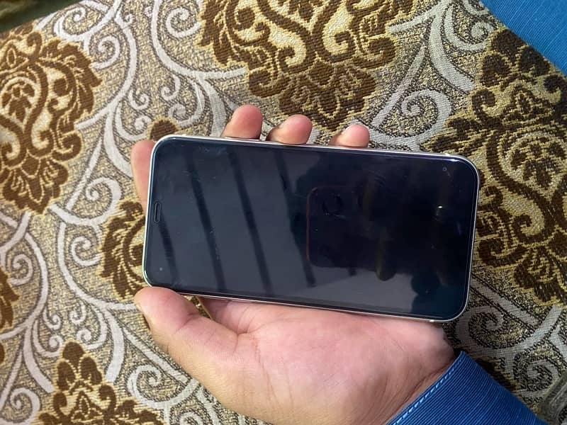 iPhone 11 64 Gb with box weight colour 5