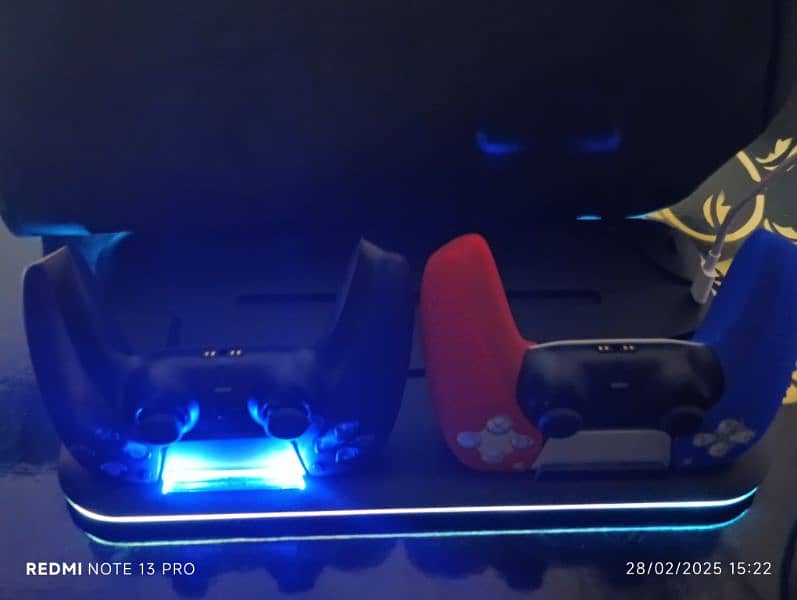 Multifunctional Dual Charger Dock With Cooling Fan 4