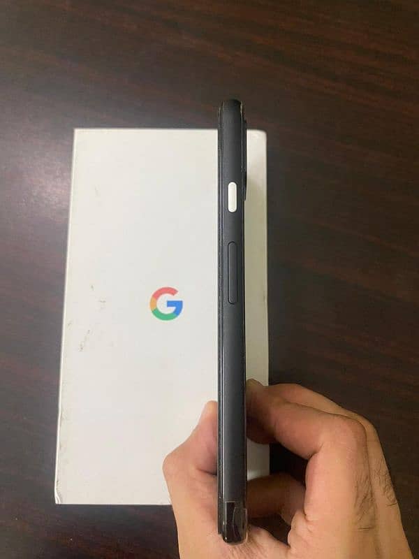 GOOGLE PIXEL 4 BLACK COLOR 1