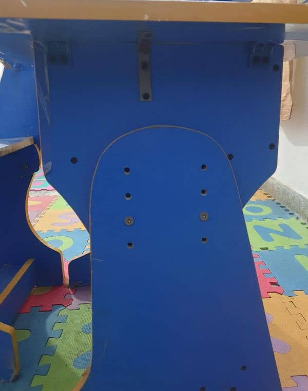 kids chair table like new high quality 4