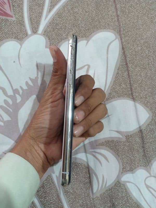 iphone x 64 GB PTA APPROVED 3