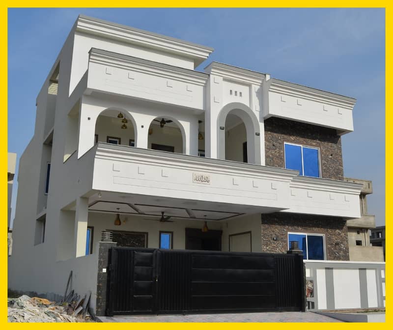 Get A 4400 Square Feet House For sale In University Town - Block B 1