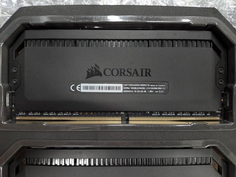 Corsair Dominator Platinum ddr4 Ram 4000mhz 16gb 2x8gb 2