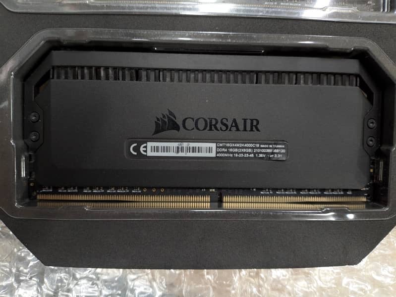 Corsair Dominator Platinum ddr4 Ram 4000mhz 16gb 2x8gb 3