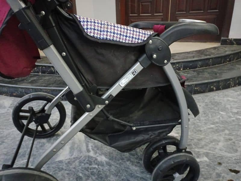 selling pram 2