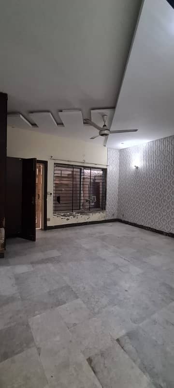 10 Marla Corner House available for Rent 2