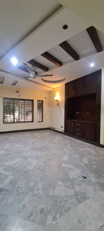 10 Marla Corner House available for Rent 7