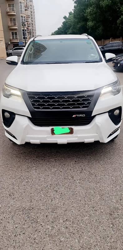 Toyota Fortuner V 4x4 2017 1