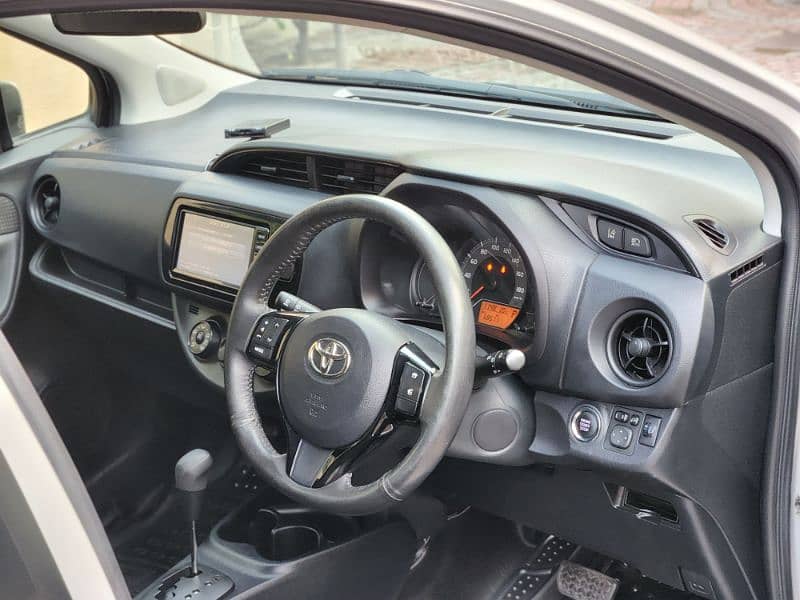 Toyota Vitz 2017 11