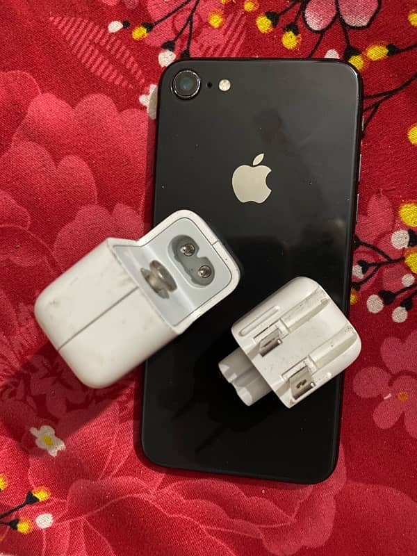 iPhone 8 NON PTA WITH original charger iPhone 1