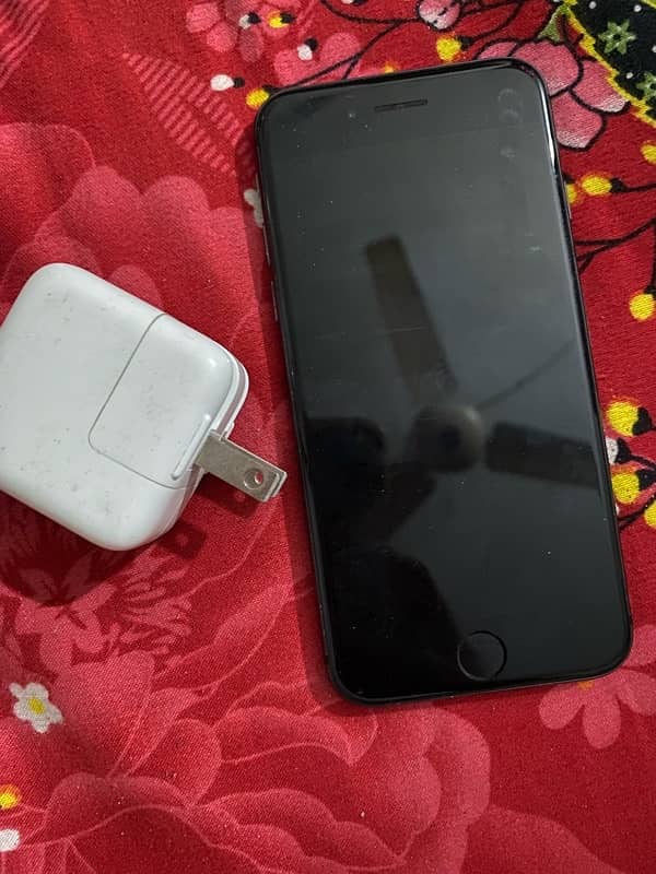 iPhone 8 NON PTA WITH original charger iPhone 2