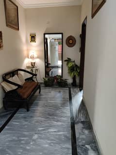 1 kanal Beautiful 2nd Floor Portion For Rent