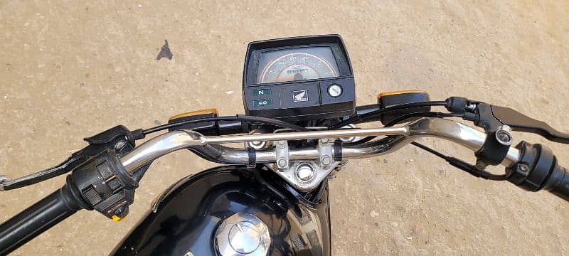 Karachi number Honda 70 first owner cplc clear original bike 9