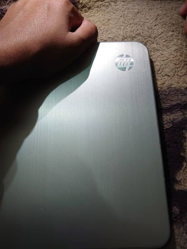 Hp Spectre XT . . . 4/128 GB . . . i5 3rd gen . . . Full smooth 0