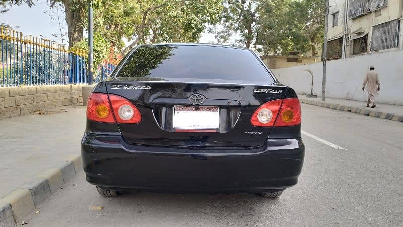 Toyota Corolla SE Saloon 2004 3