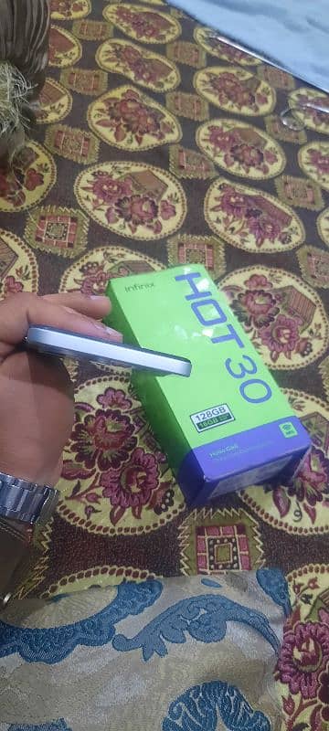 infinix hot30 8+8 128gb memory with Box 2