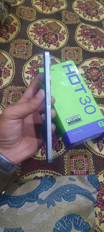 infinix hot30 8+8 128gb memory with Box 3