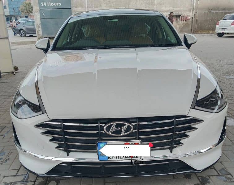 Hyundai Sonata 2023 white 2.0 2