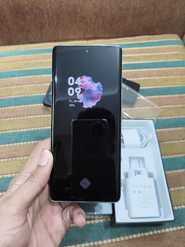 Vivo v30e 8gb 256gb Complete Box 6