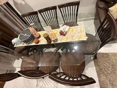 Dinning table / 8 seater dinning table / wooden table / table for sale