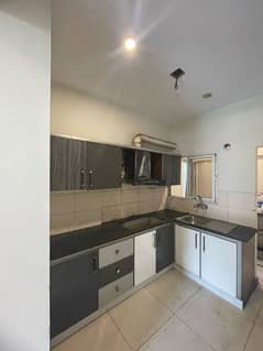 New Condition *3 Bed DL* Apartment