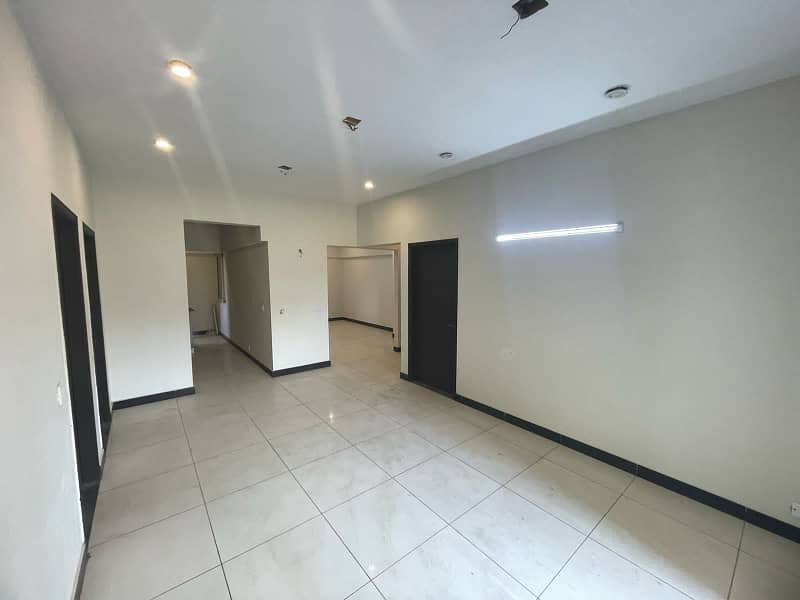 New Condition *3 Bed DL* Apartment 2