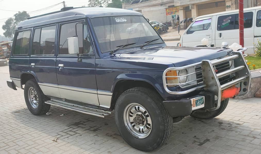 Mitsubishi Pajero 1990 1