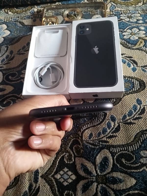 iPhone 11  0317 5283560 4