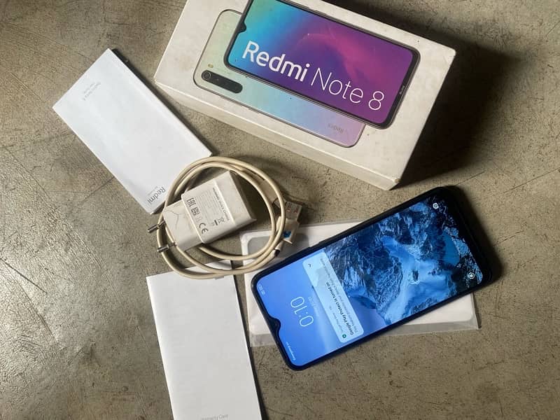 redmi note 8 4/64GB 5000mh battery with box charger vip phone 3