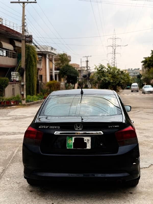 Honda City IVTEC 2009 model lahore reg almost geniune finl price 0