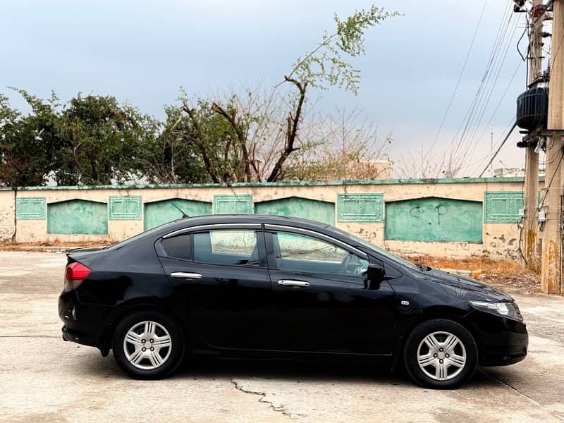 Honda City IVTEC 2009 model lahore reg almost geniune finl price 2