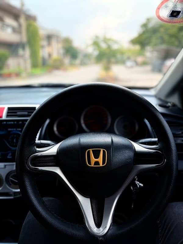 Honda City IVTEC 2009 model lahore reg almost geniune finl price 5