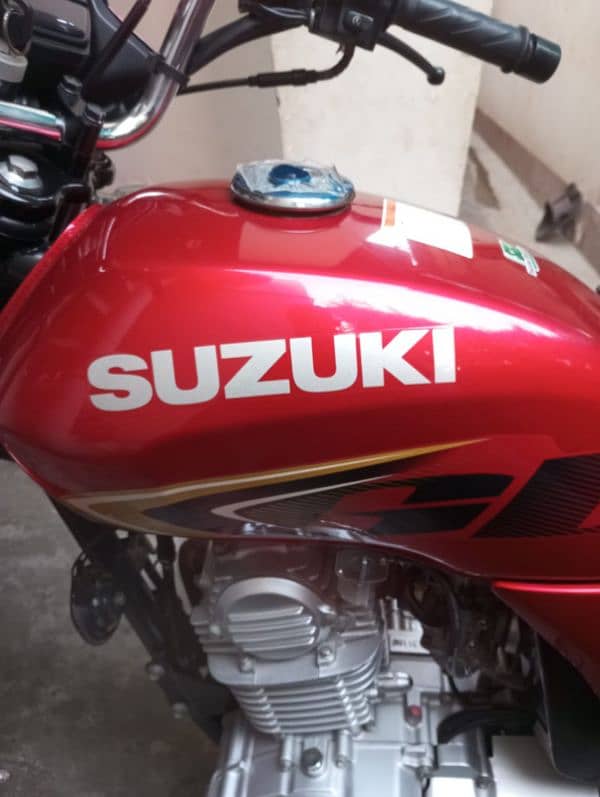 Suzuki gd 110s use only 70 km 03212099329 3