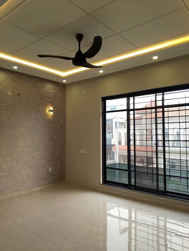 10 Marla House For Sale In Paragon City Lahore 7