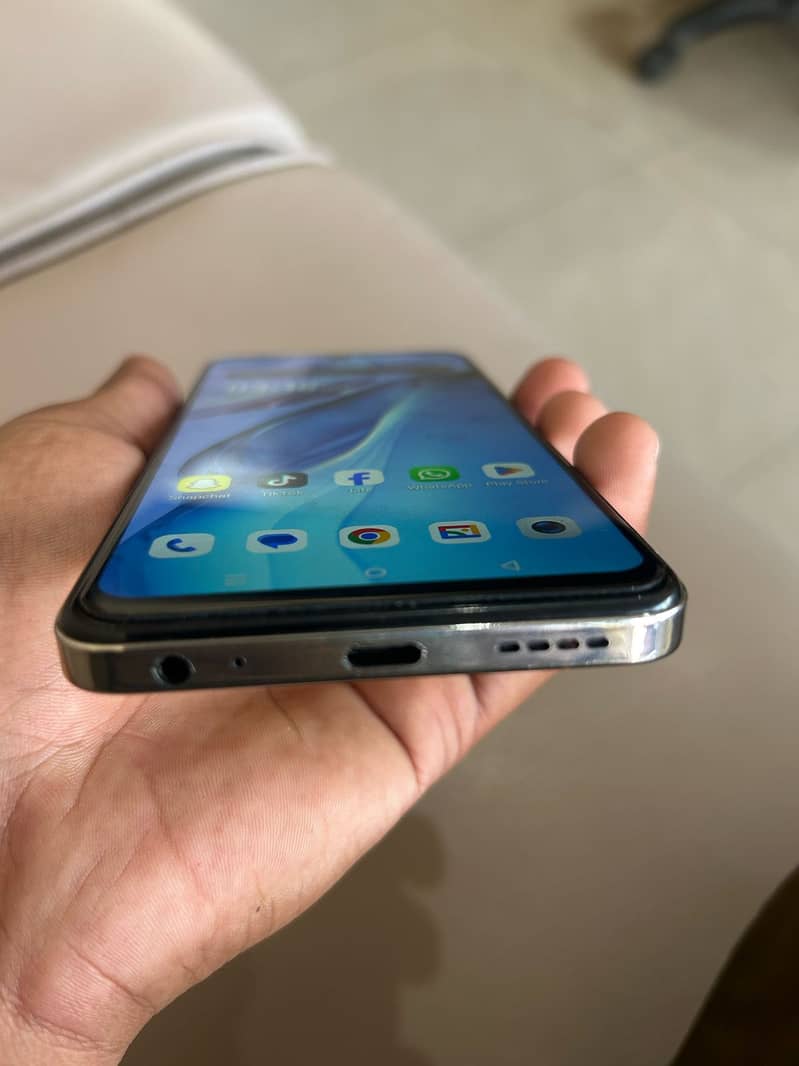 Infinix hot 40i 9