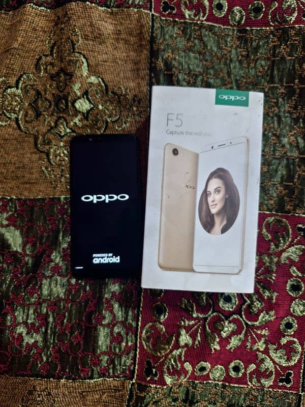 oppo f5 4/ 32 0