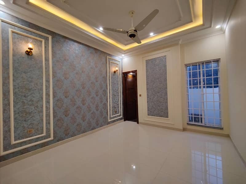 A Perfect House Awaits You In Bahria Town - Sector C Lahore 21